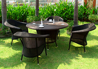 ゼニス・ダイニングアームチェアーセット